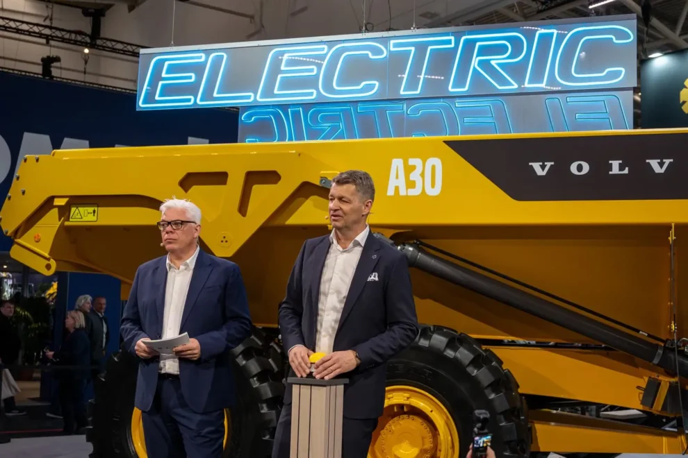 Volvo premieres battery-electric hauler