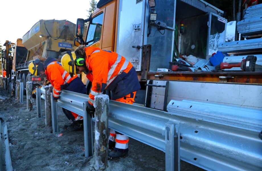 Norway's largest road contractor sells barrier business