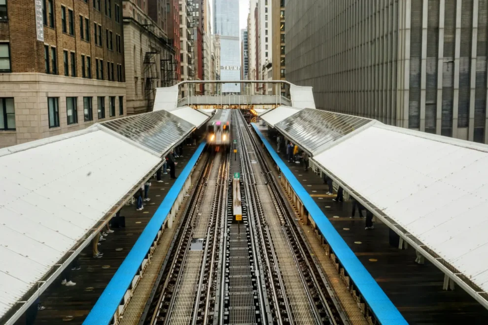 Feds freeze Chicago transit funds over diversity rules
