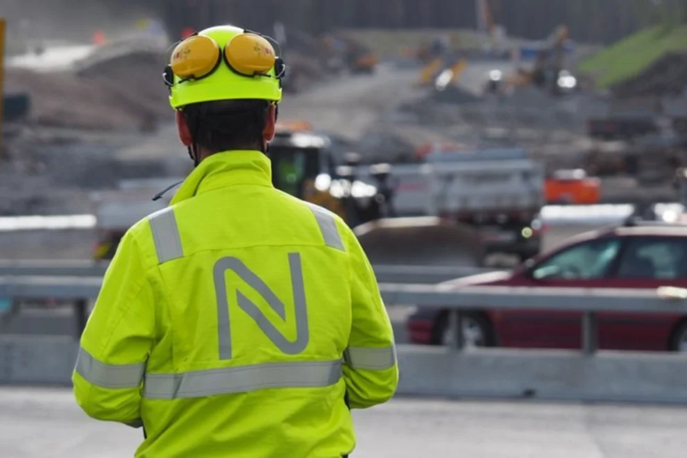 17 in race to lead Norwegian state road company