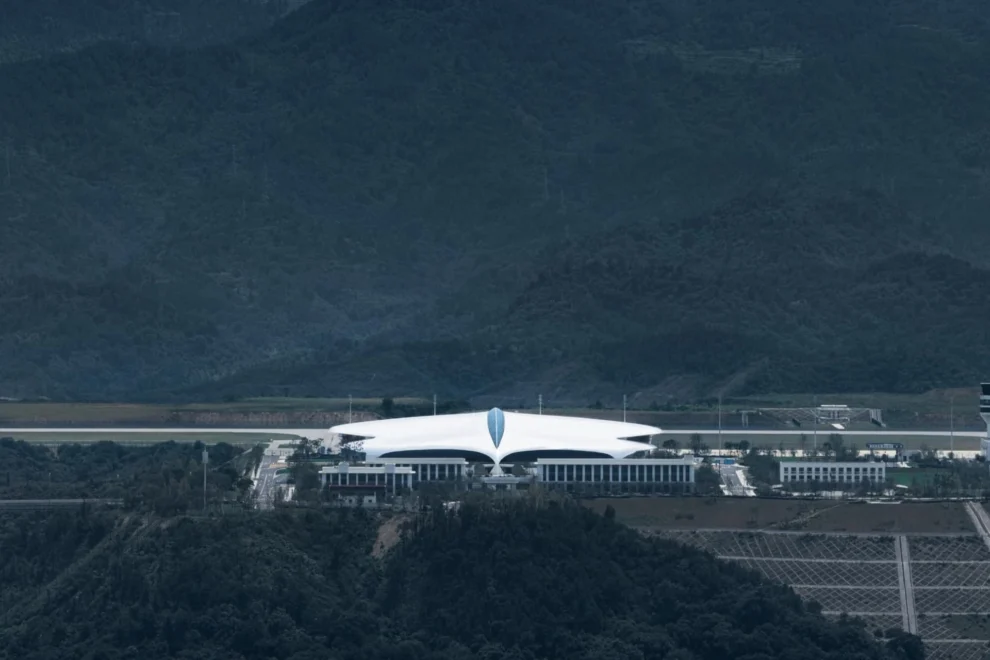 Bird-shaped airport finally takes flight