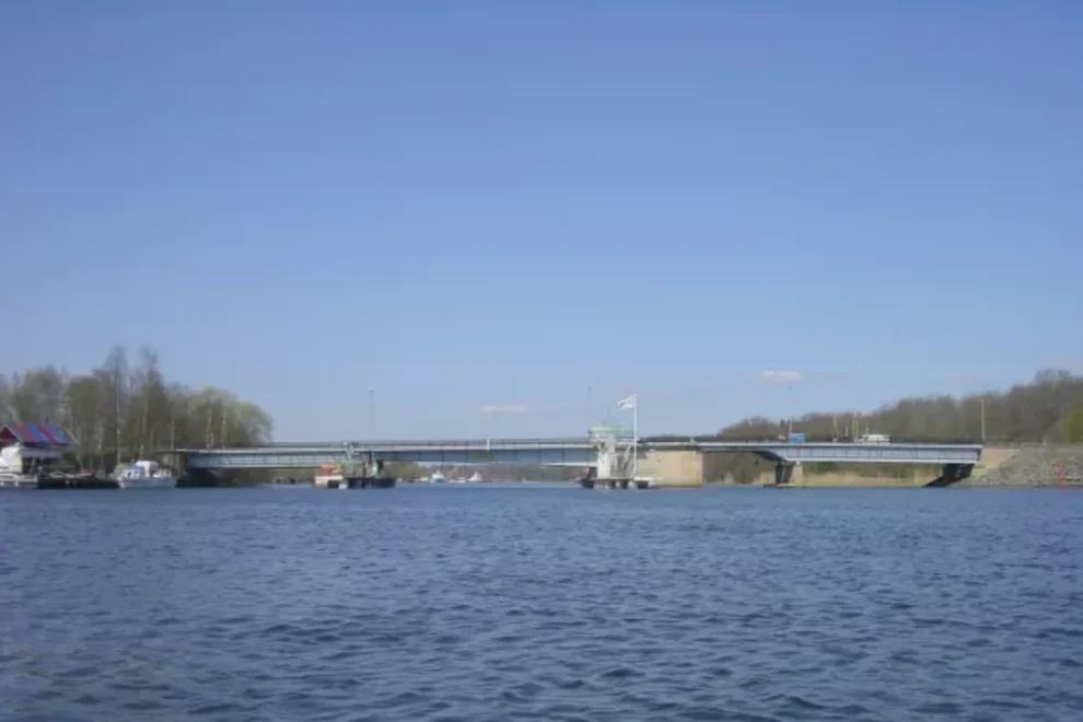 Bridge shut after major structural damage found Thumbnail
